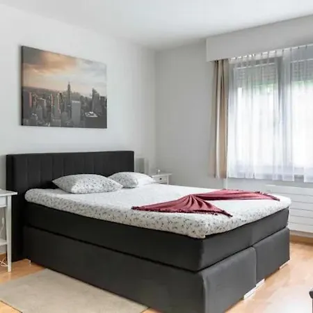 Modern In The Heart Of * Lausana